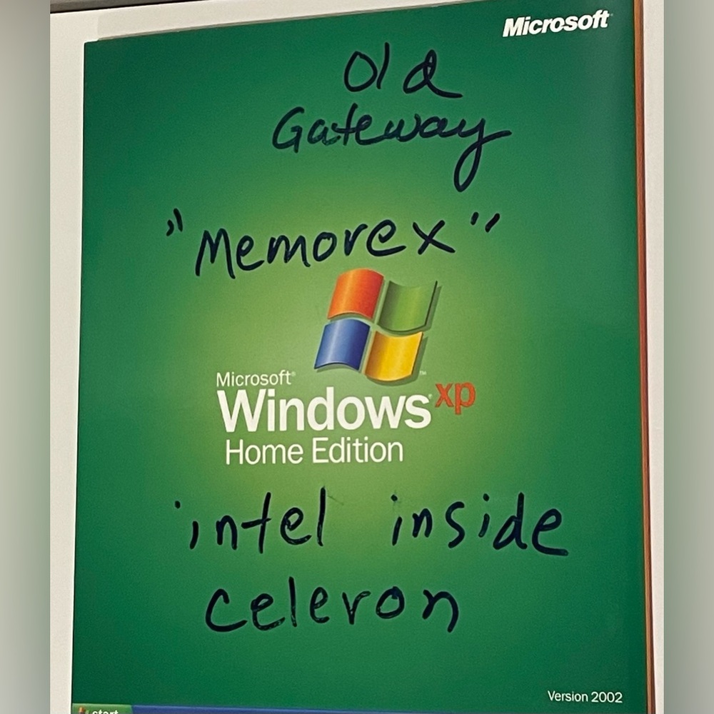 PC 2002 Microsoft Windows Home Edition Operating System + Windows Media Player 9 - Picture 4 of 14